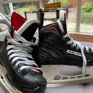 Vapor Bauer Skating shoes